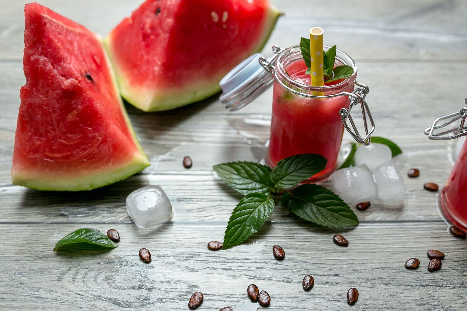 Fresh-watermelon-juice-for-health